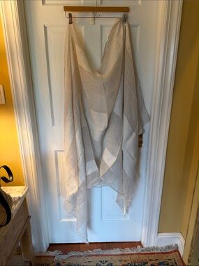 Brunello Cucinelli Natural Cream Linen shawl/scarf